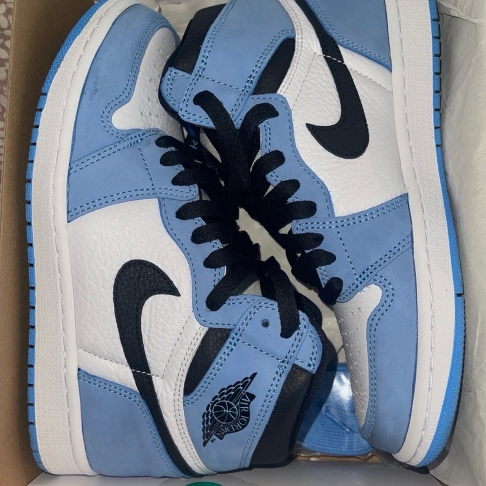 Nike Air Jordan 1 High - Blue and White